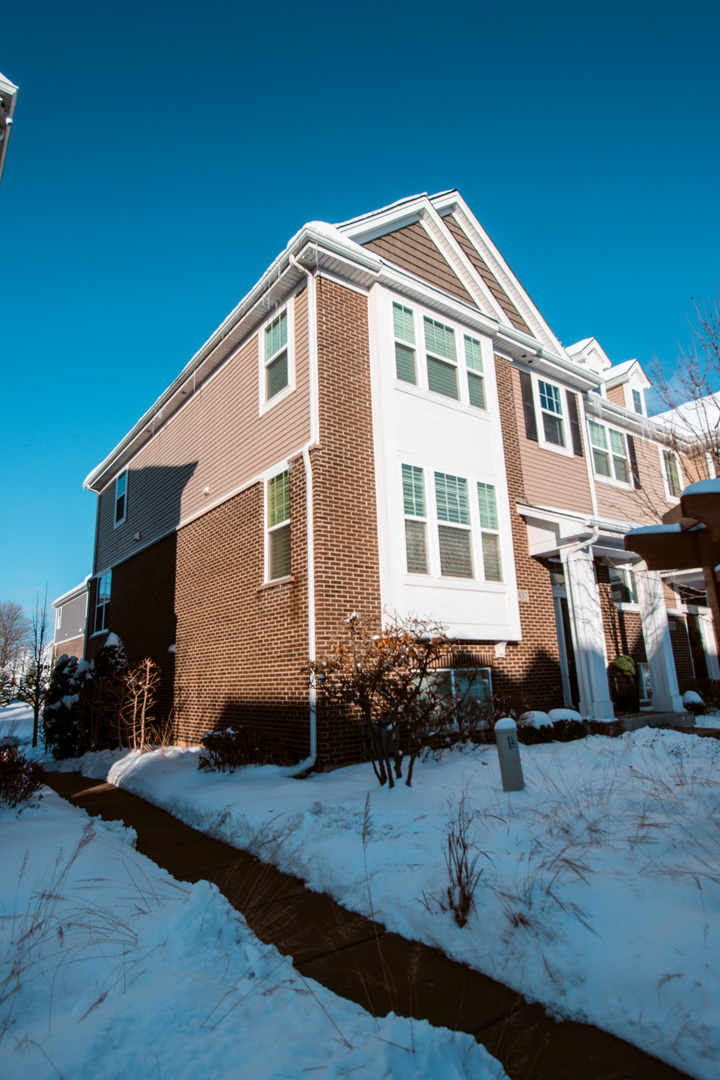 1437 N Charles Avenue, Naperville, IL 60563