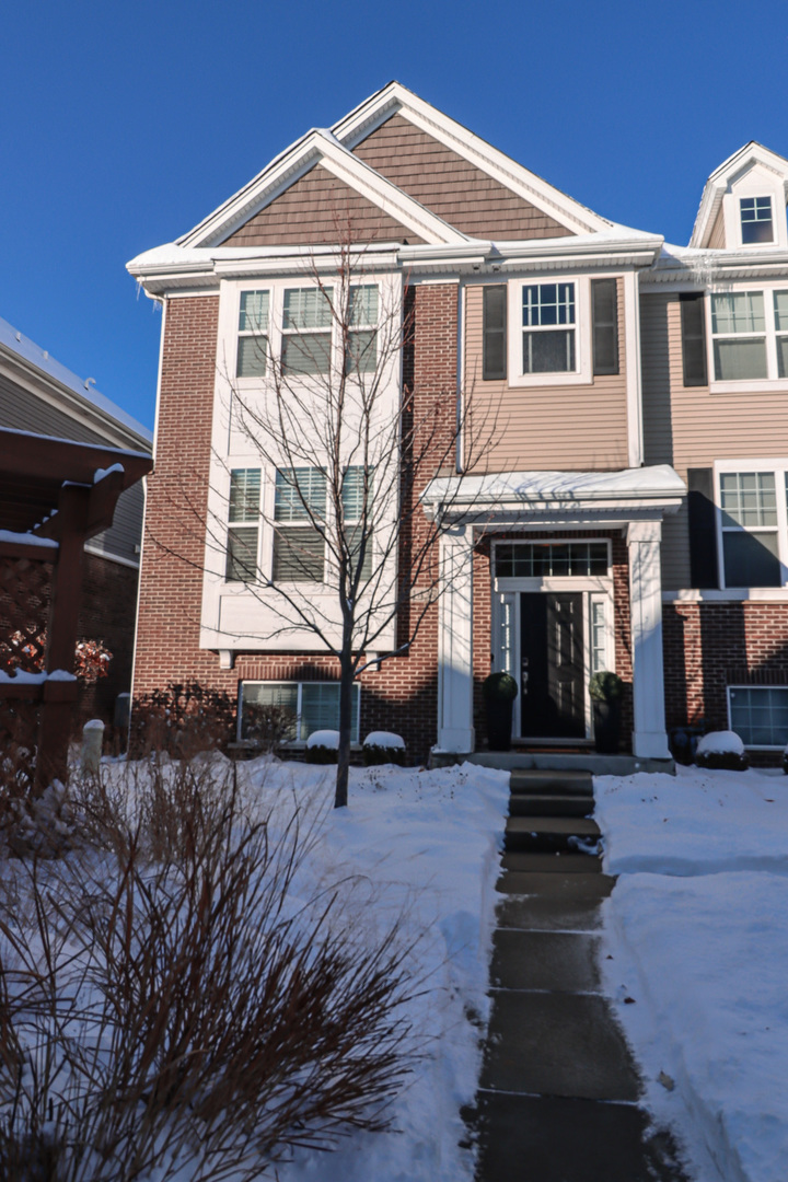 1437 N Charles Avenue, Naperville, IL 60563