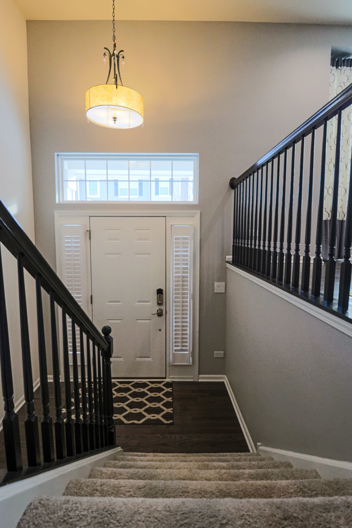 1437 N Charles Avenue, Naperville, IL 60563