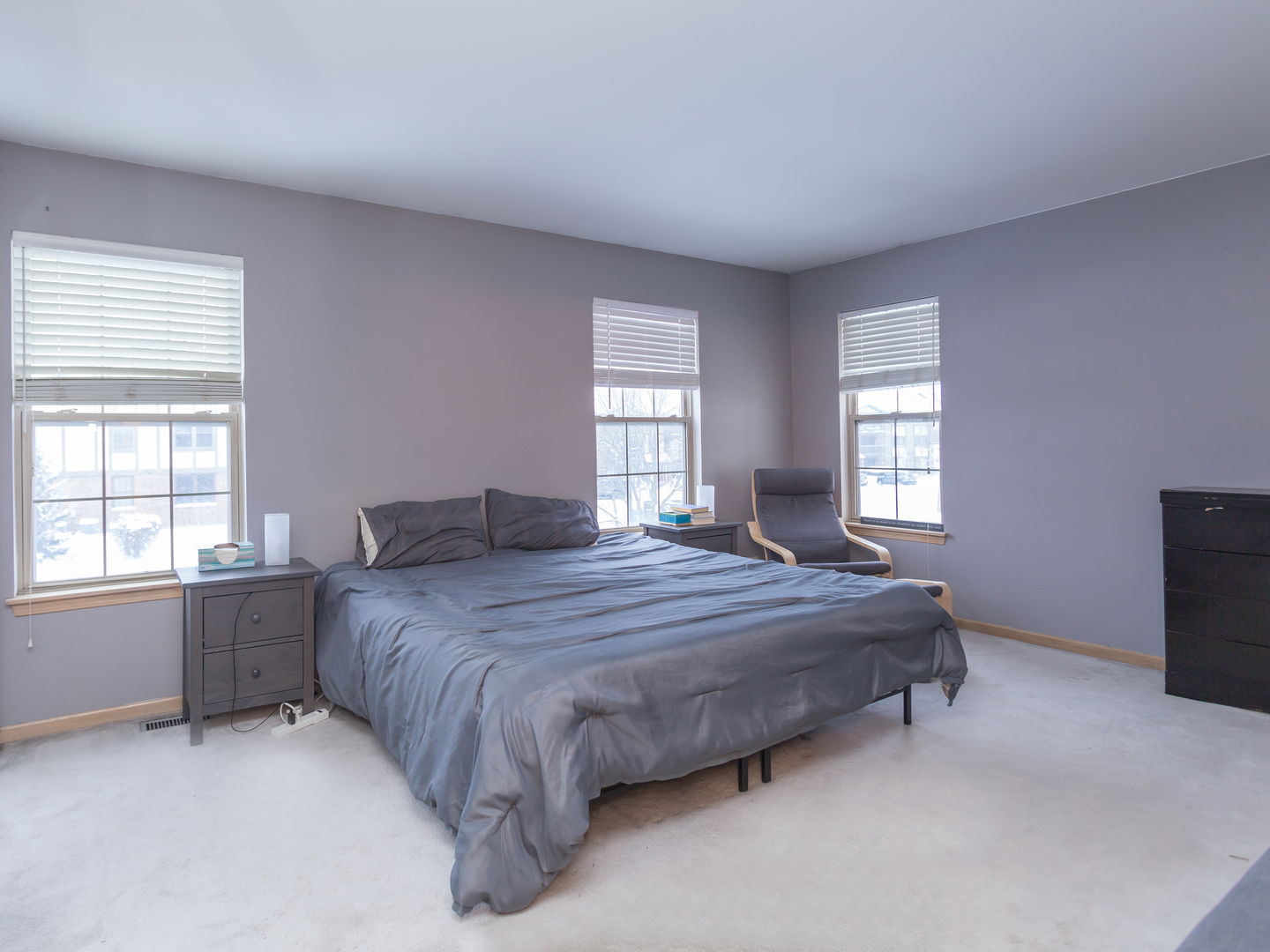 2 Willow Bridge Way, Bloomingdale, IL 60108