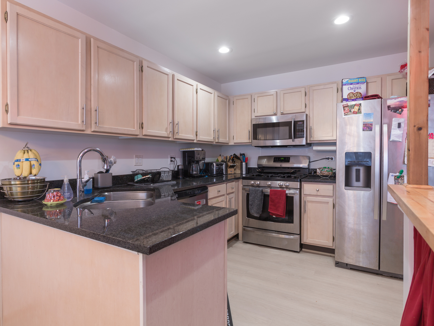 2 Willow Bridge Way, Bloomingdale, IL 60108