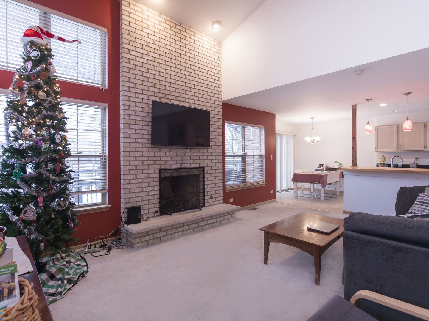 2 Willow Bridge Way, Bloomingdale, IL 60108