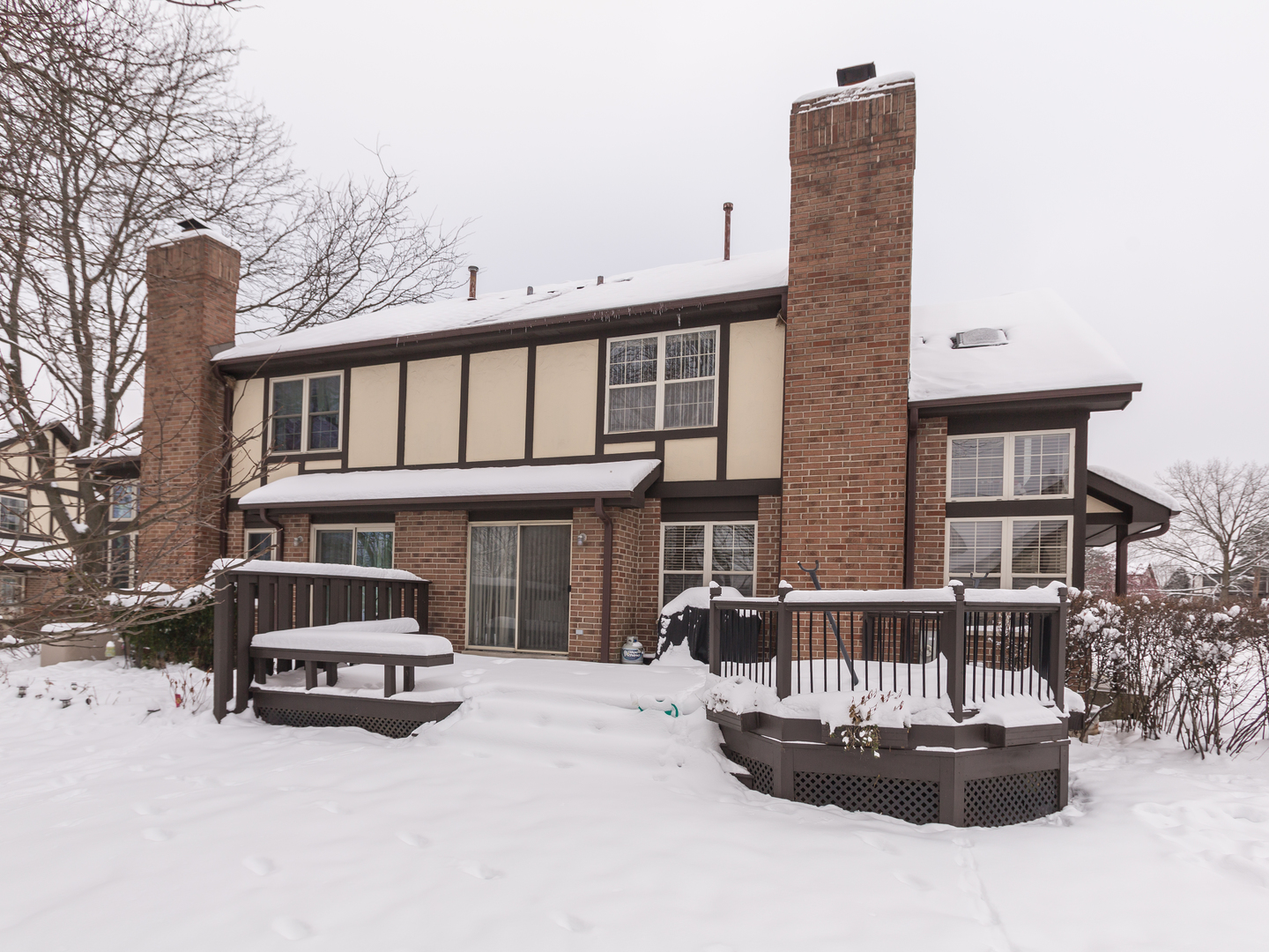 2 Willow Bridge Way, Bloomingdale, IL 60108