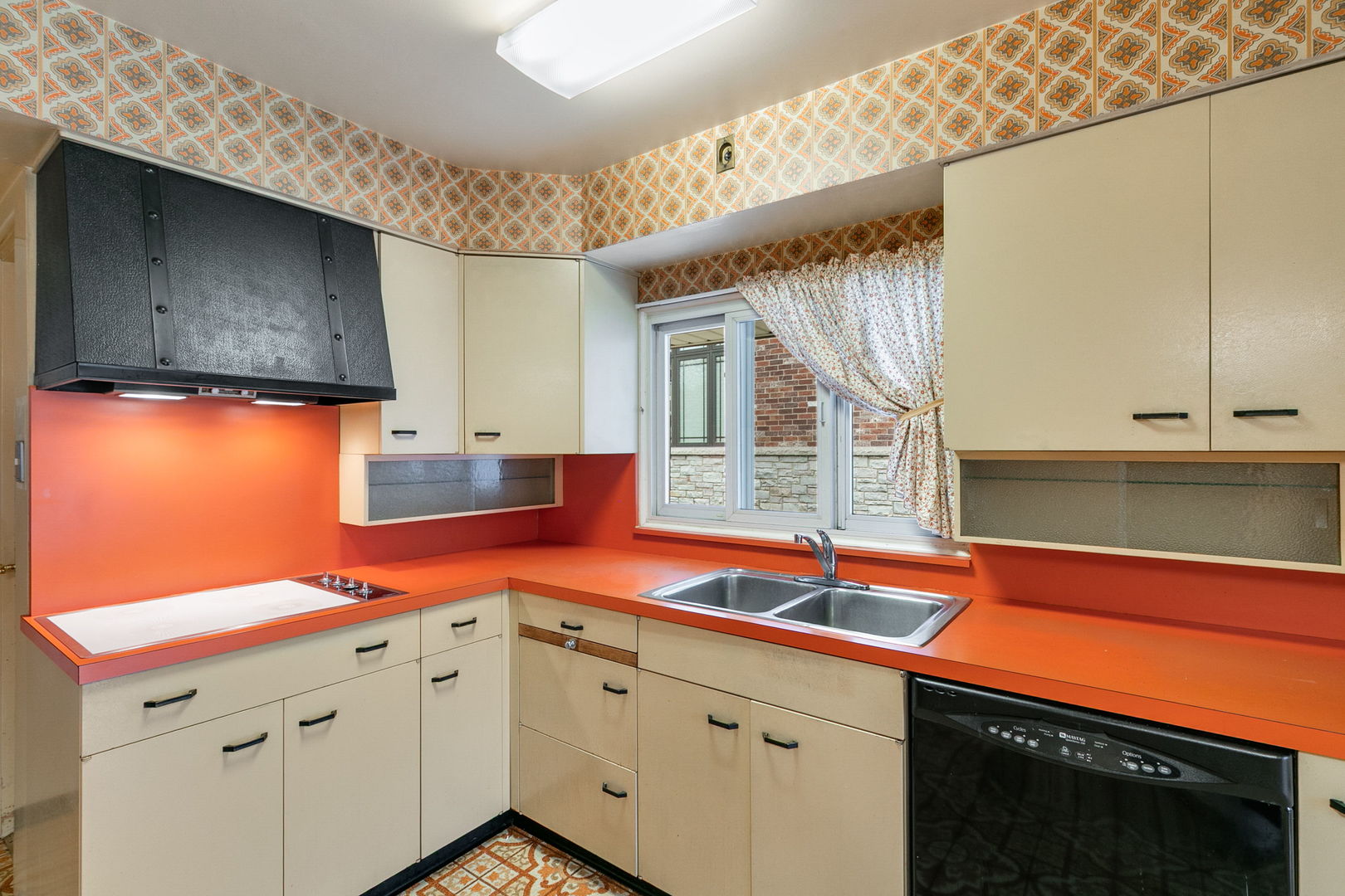 172 Olmsted Road, Riverside, IL 60546