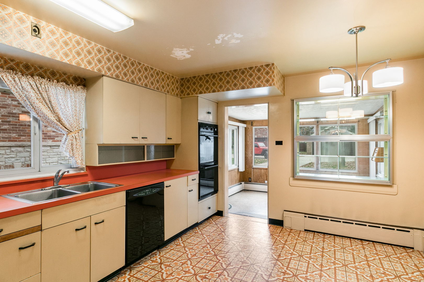 172 Olmsted Road, Riverside, IL 60546