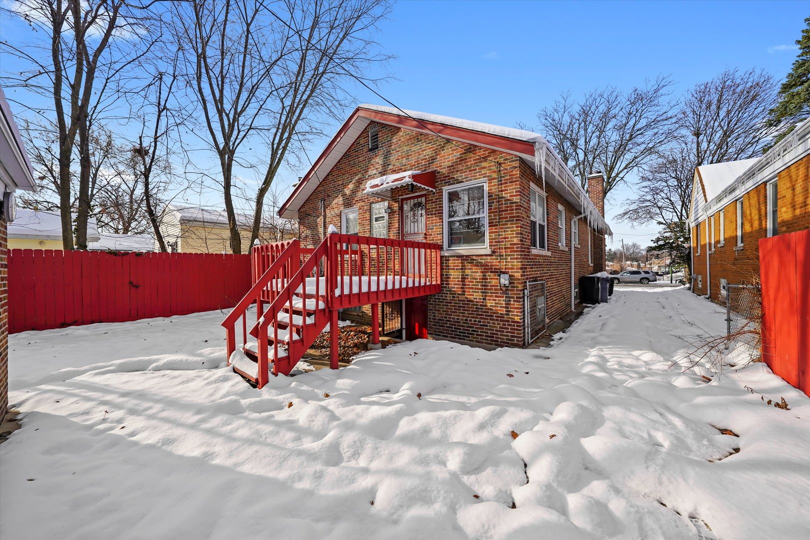 9923 S Claremont Avenue, Chicago, IL 60643