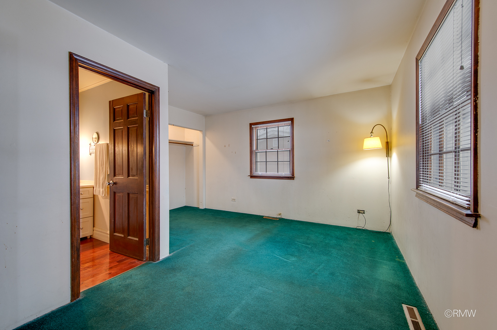 305 E Normandy Drive, Addison, IL 60101