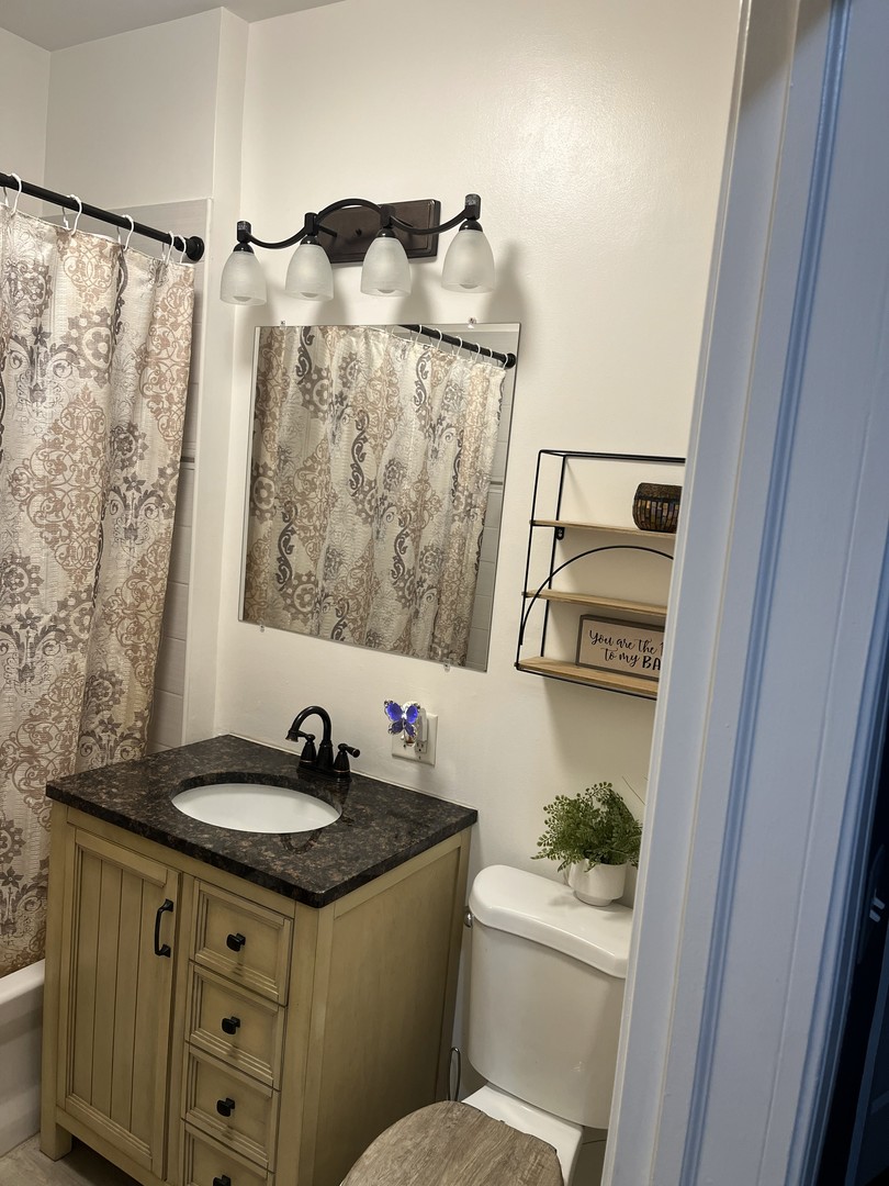 4920 W Monroe Street, Chicago, IL 60644