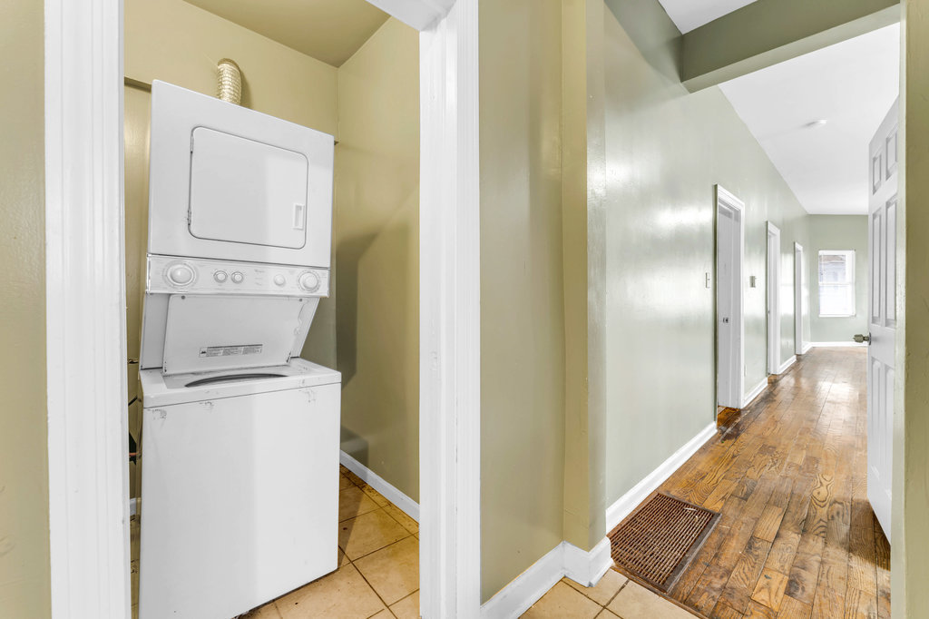 3011 E 80th Street, Chicago, IL 60617