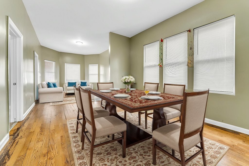 3011 E 80th Street, Chicago, IL 60617