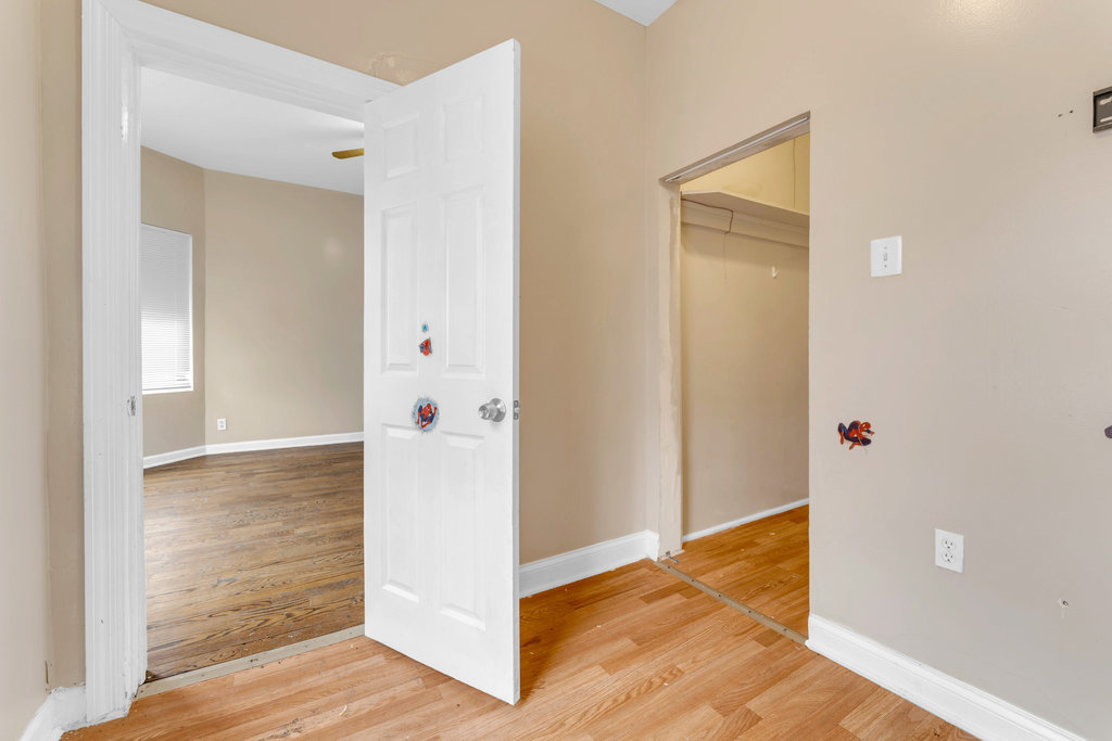 3011 E 80th Street, Chicago, IL 60617