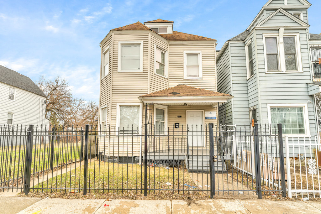 3011 E 80th Street, Chicago, IL 60617