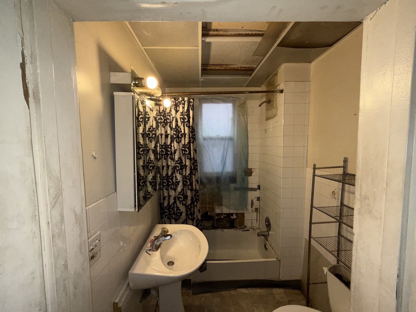 10547 S Corliss Avenue, Chicago, IL 60628