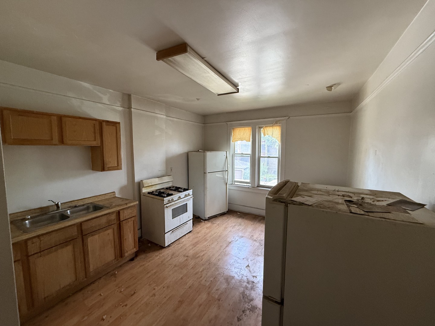 10547 S Corliss Avenue, Chicago, IL 60628