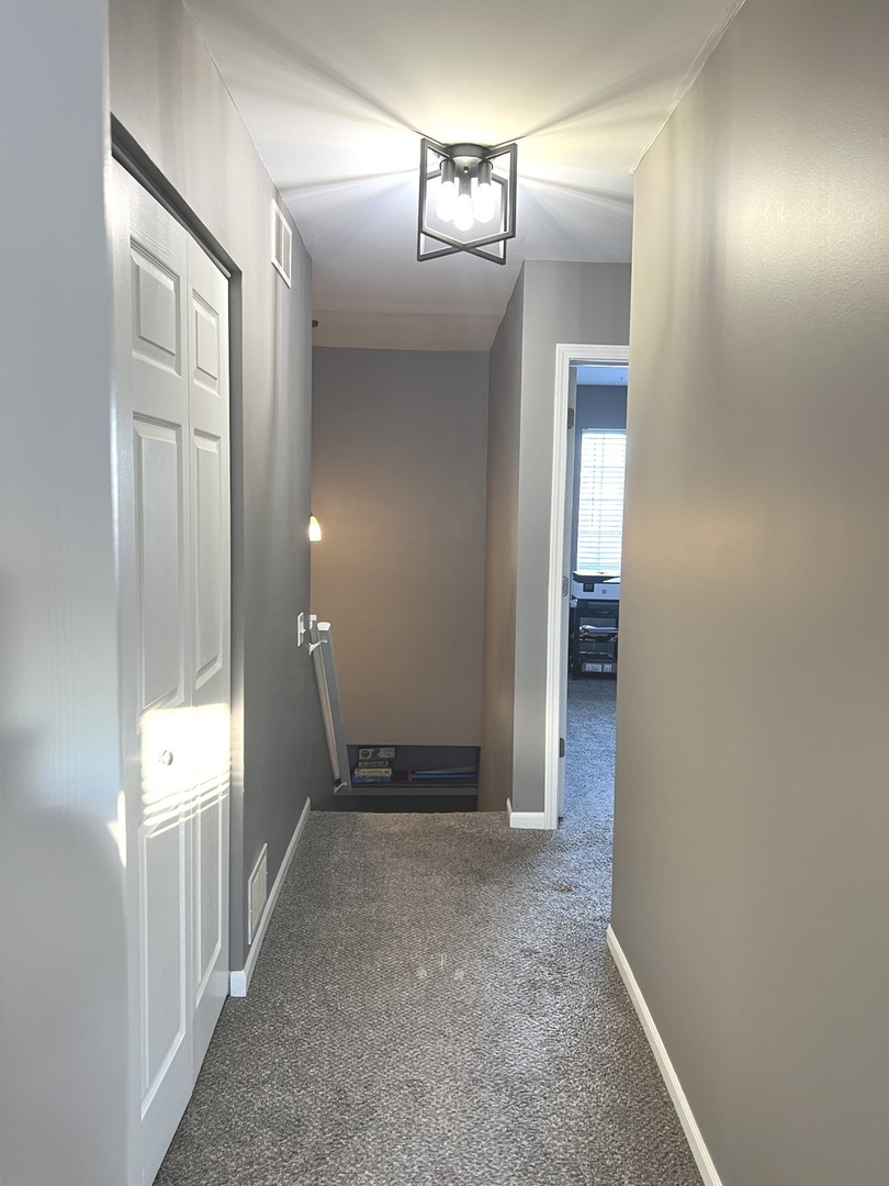 2233 Dawson Lane, Algonquin, IL 60102