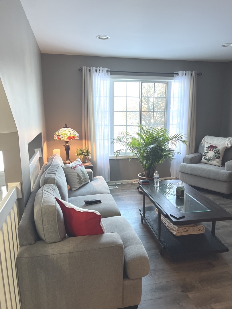 2233 Dawson Lane, Algonquin, IL 60102