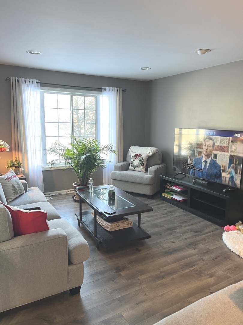 2233 Dawson Lane, Algonquin, IL 60102