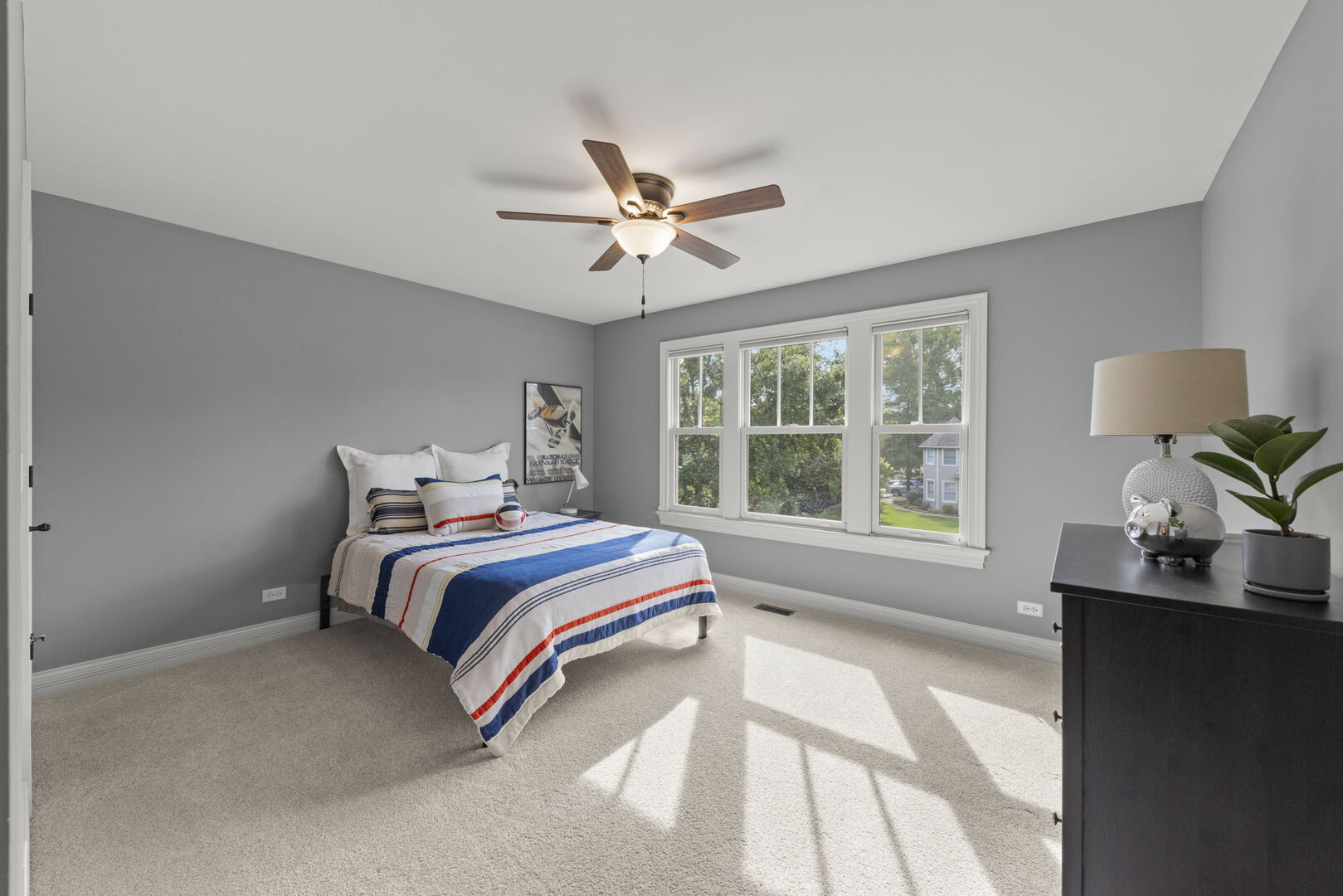 4947 Stonewall Avenue, Downers Grove, IL 60515