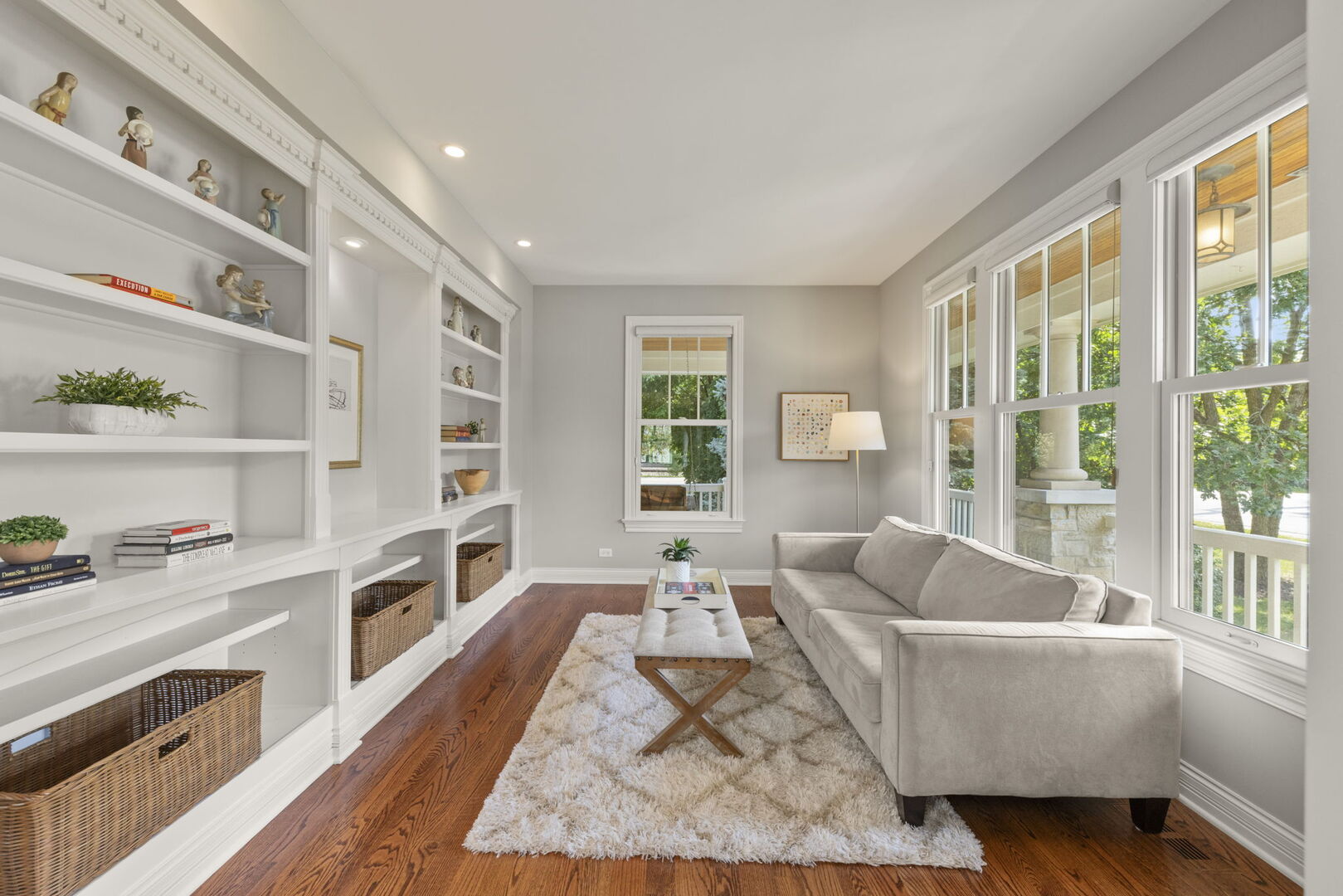 4947 Stonewall Avenue, Downers Grove, IL 60515