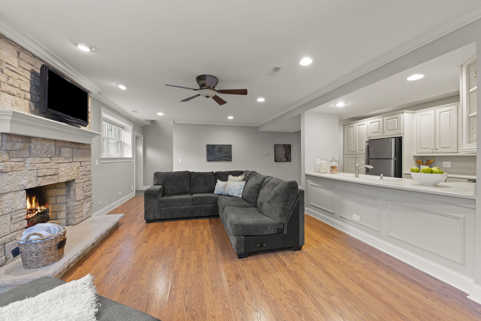 4947 Stonewall Avenue, Downers Grove, IL 60515