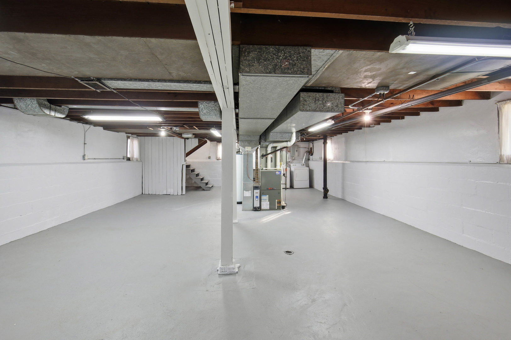 1489 E Algonquin Road, Des Plaines, IL 60016