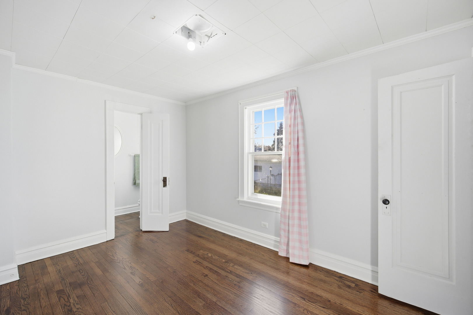 1489 E Algonquin Road, Des Plaines, IL 60016