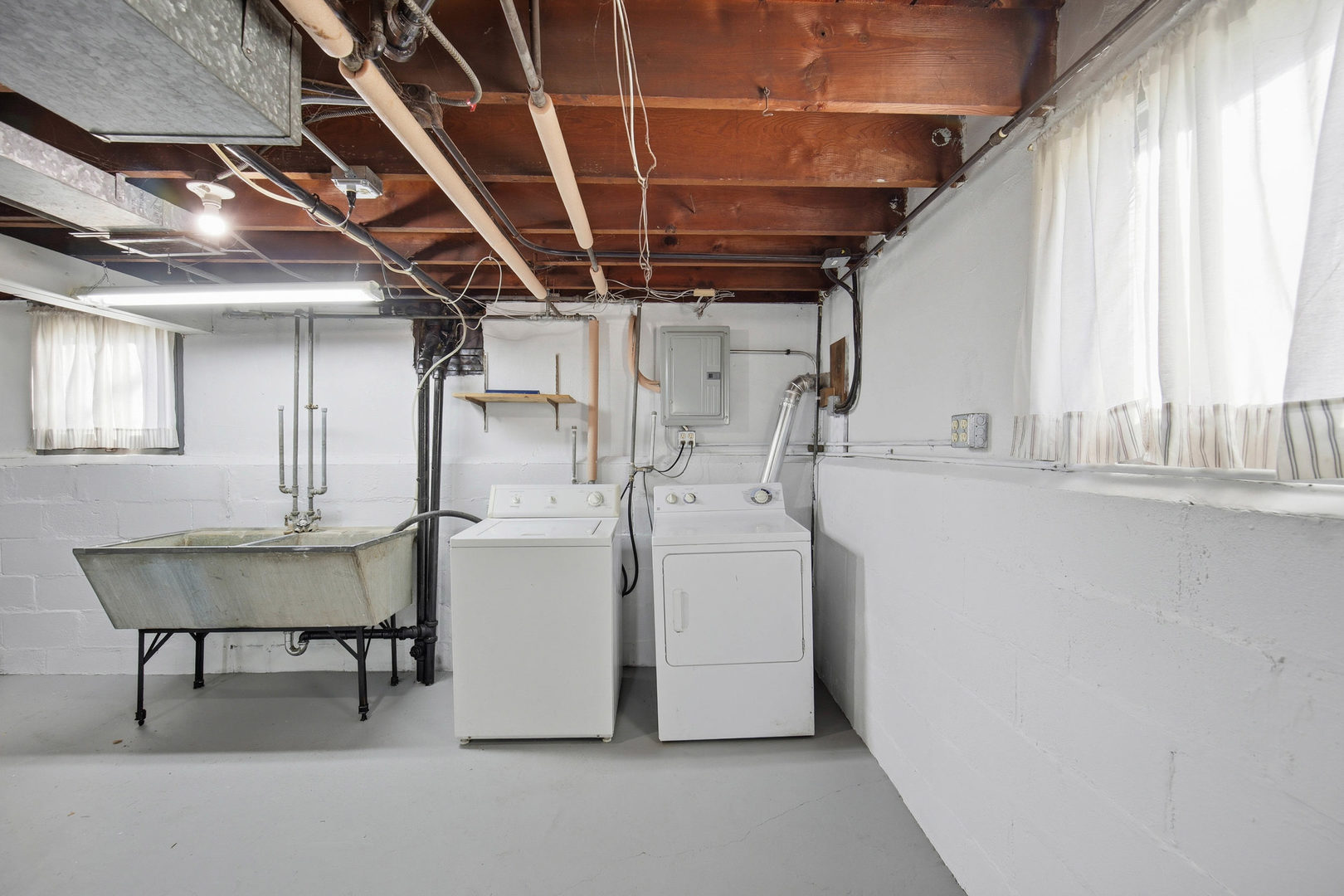 1489 E Algonquin Road, Des Plaines, IL 60016