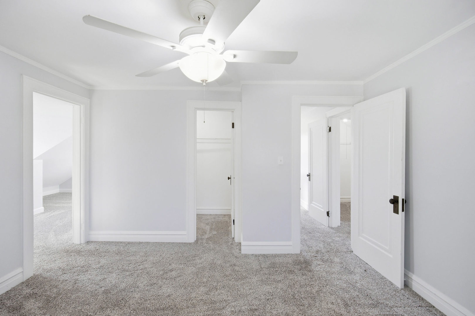 1489 E Algonquin Road, Des Plaines, IL 60016