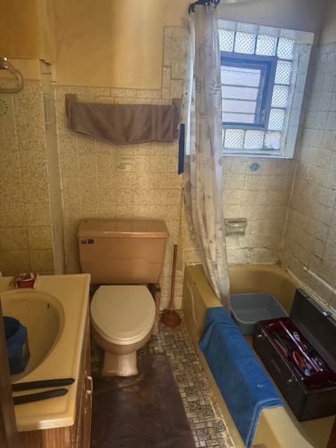 7120 W Highland Avenue, Chicago, IL 60631