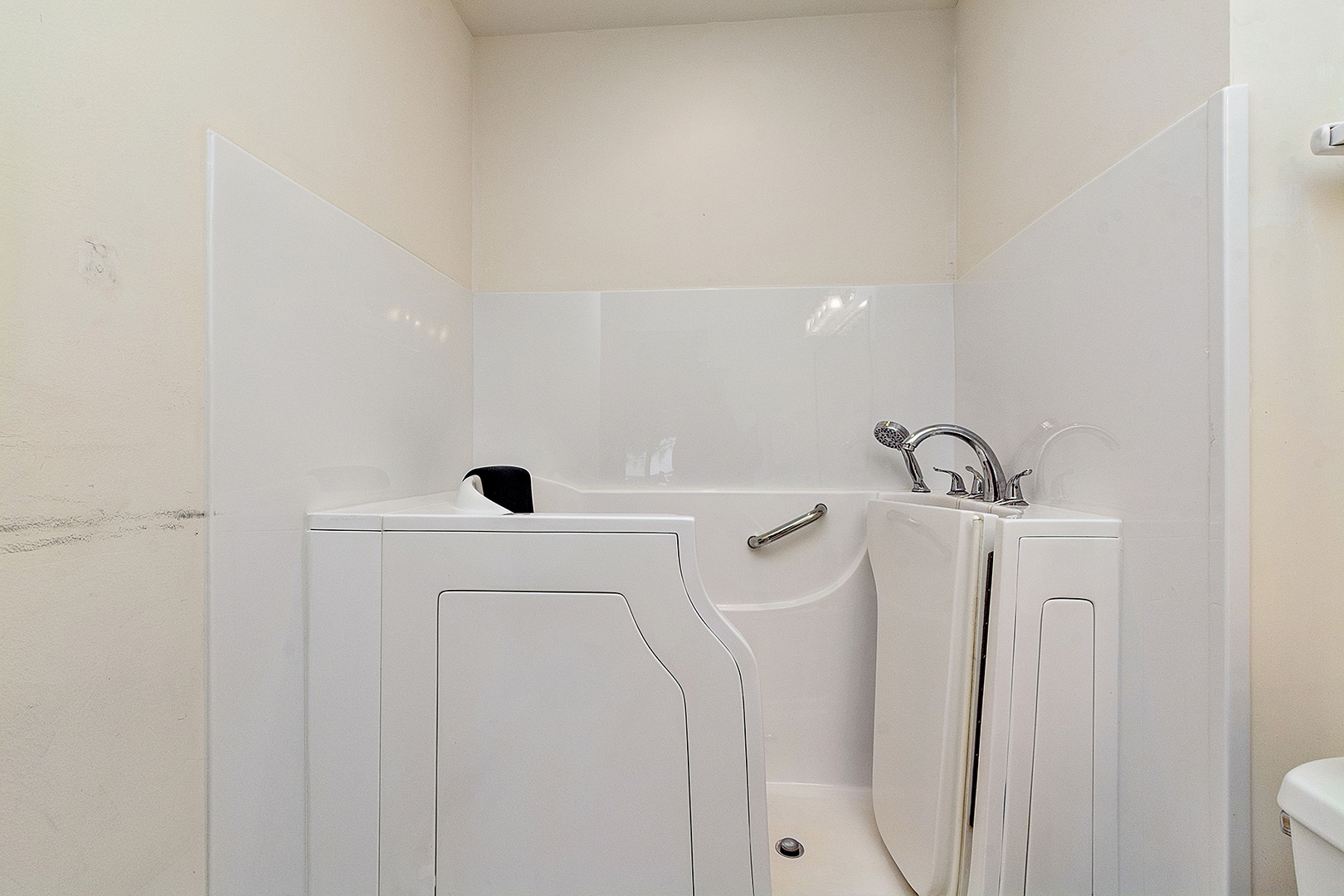 16300 Chickadee Circle, Orland Park, IL 60467