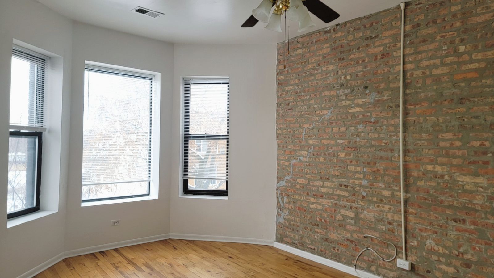 4053 S Calumet Avenue #3, Chicago, IL 60653