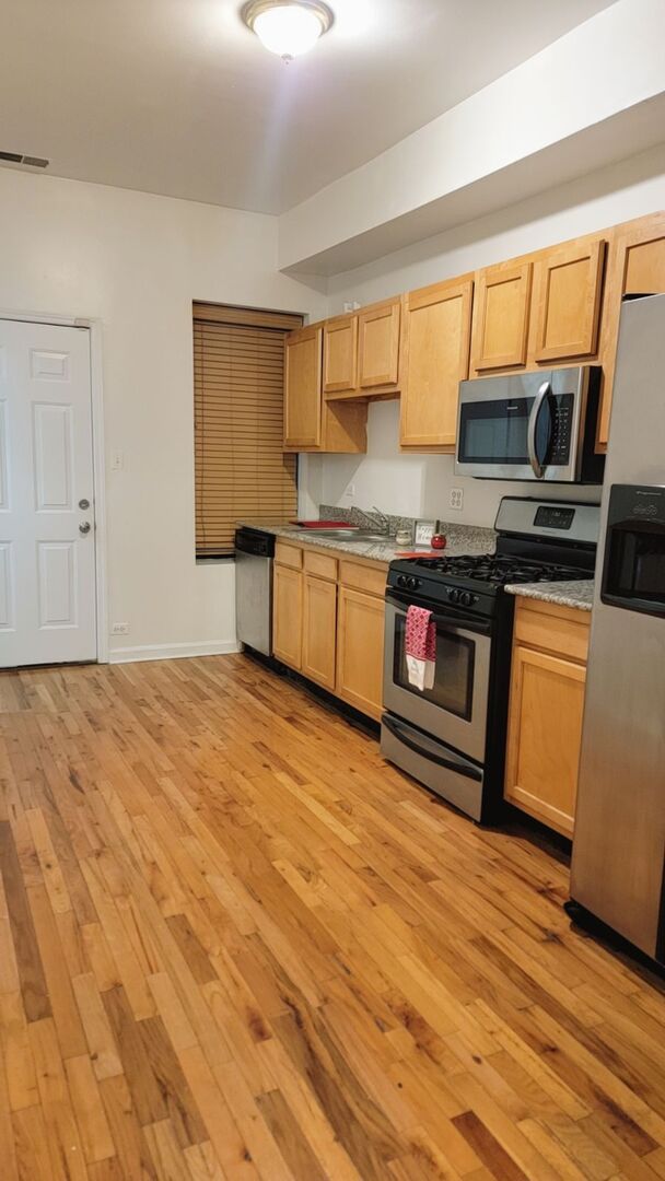 4053 S Calumet Avenue #3, Chicago, IL 60653