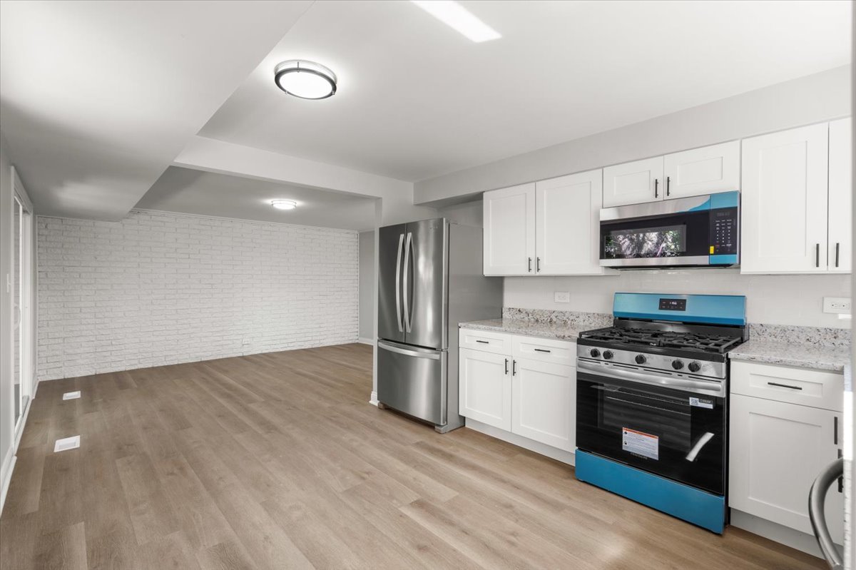 1702 N Drury Lane, Arlington Heights, IL 60004