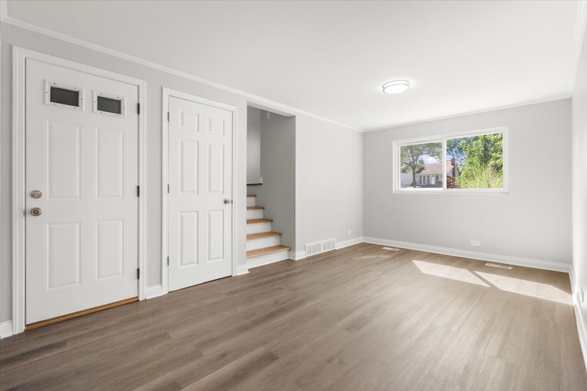 1702 N Drury Lane, Arlington Heights, IL 60004