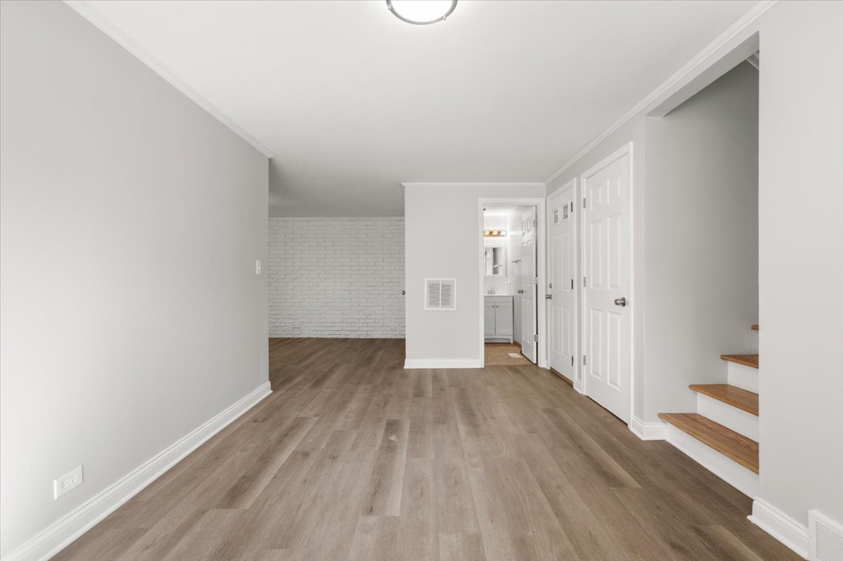 1702 N Drury Lane, Arlington Heights, IL 60004