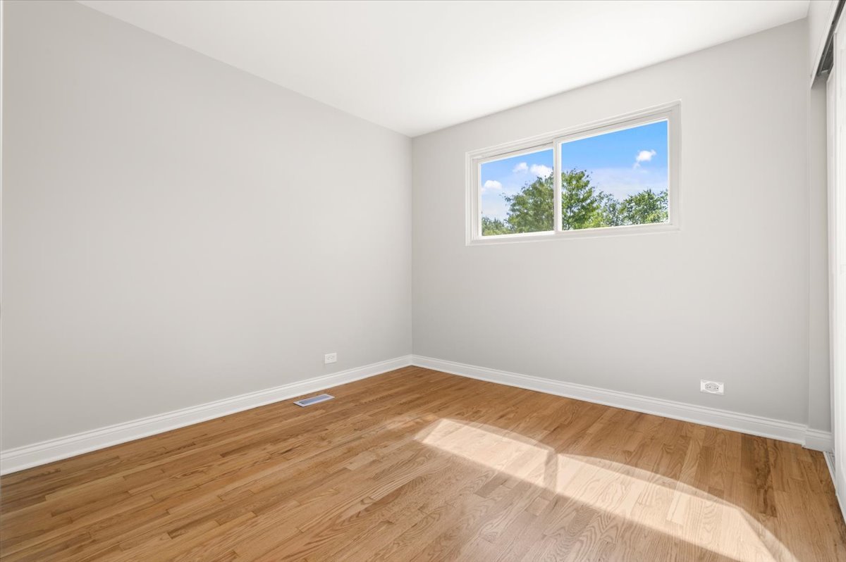 1702 N Drury Lane, Arlington Heights, IL 60004