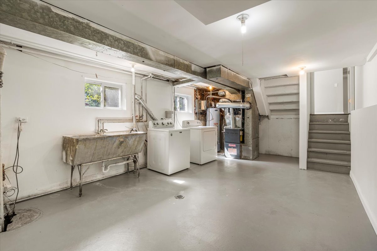 1702 N Drury Lane, Arlington Heights, IL 60004