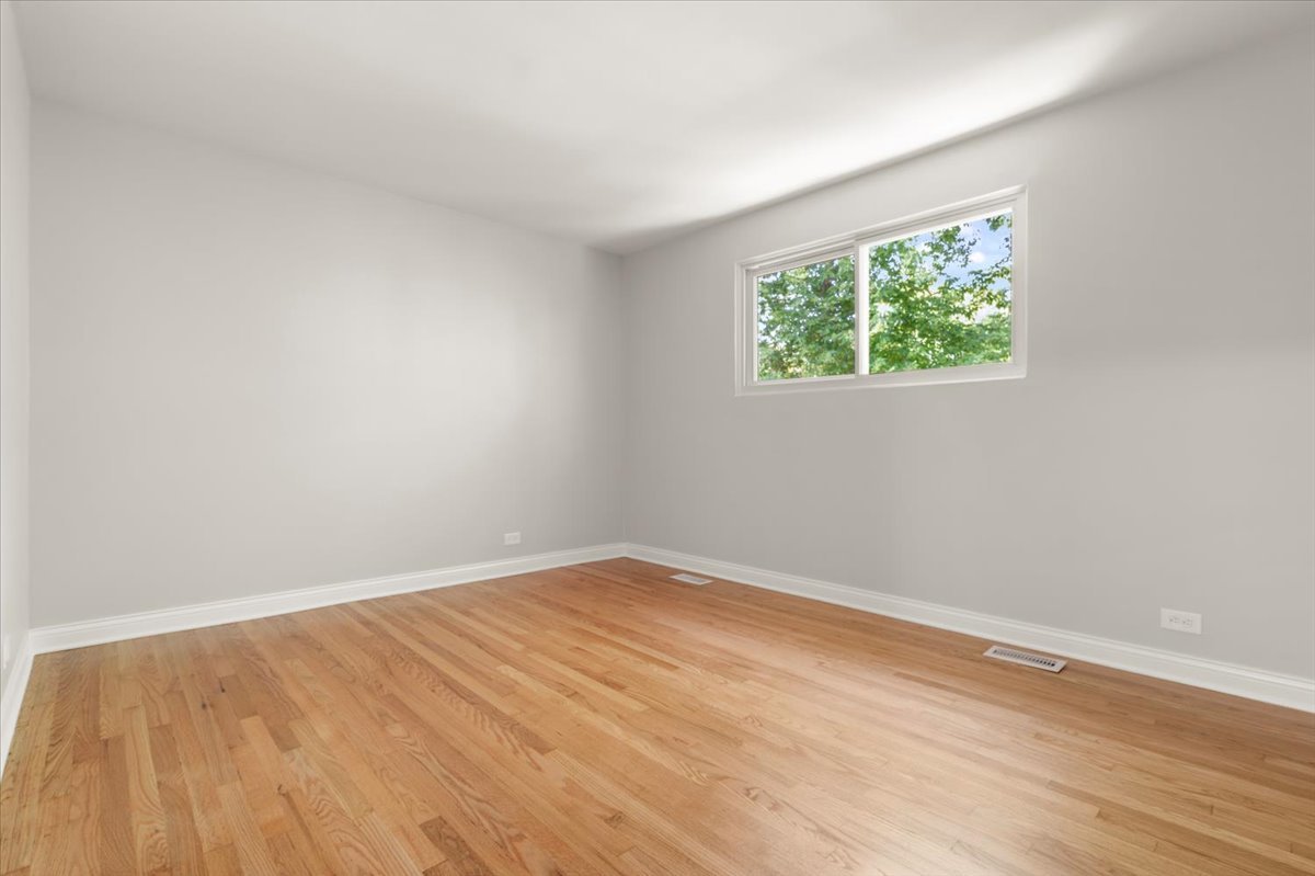 1702 N Drury Lane, Arlington Heights, IL 60004