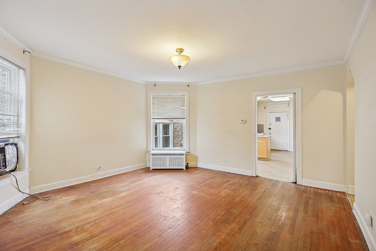 6434 N Mozart Street, Chicago, IL 60645