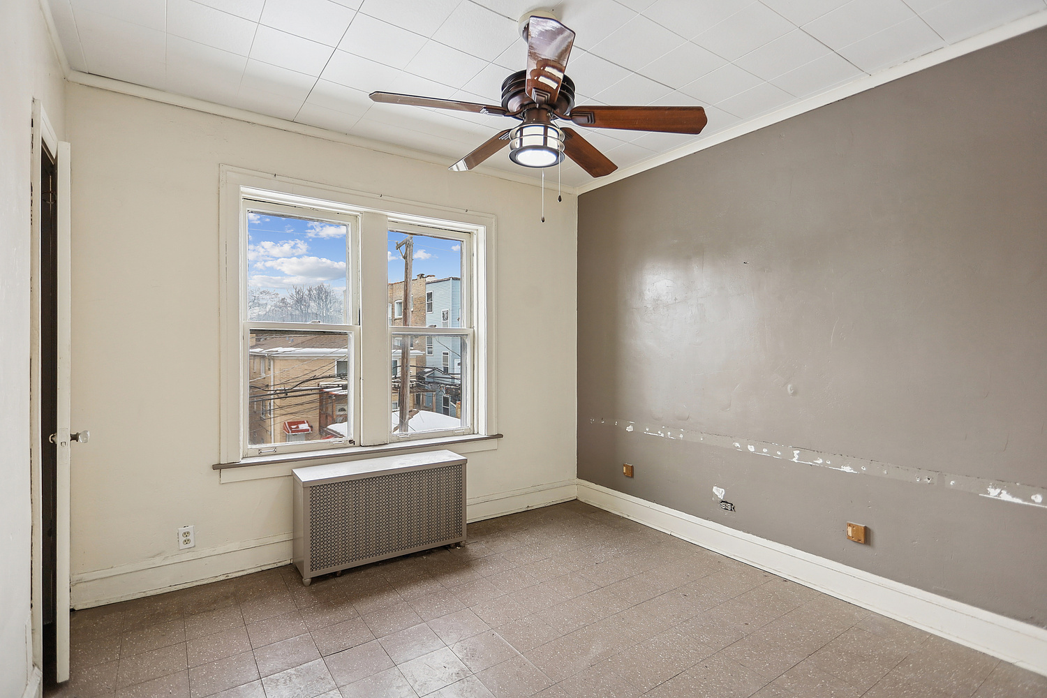 6434 N Mozart Street, Chicago, IL 60645