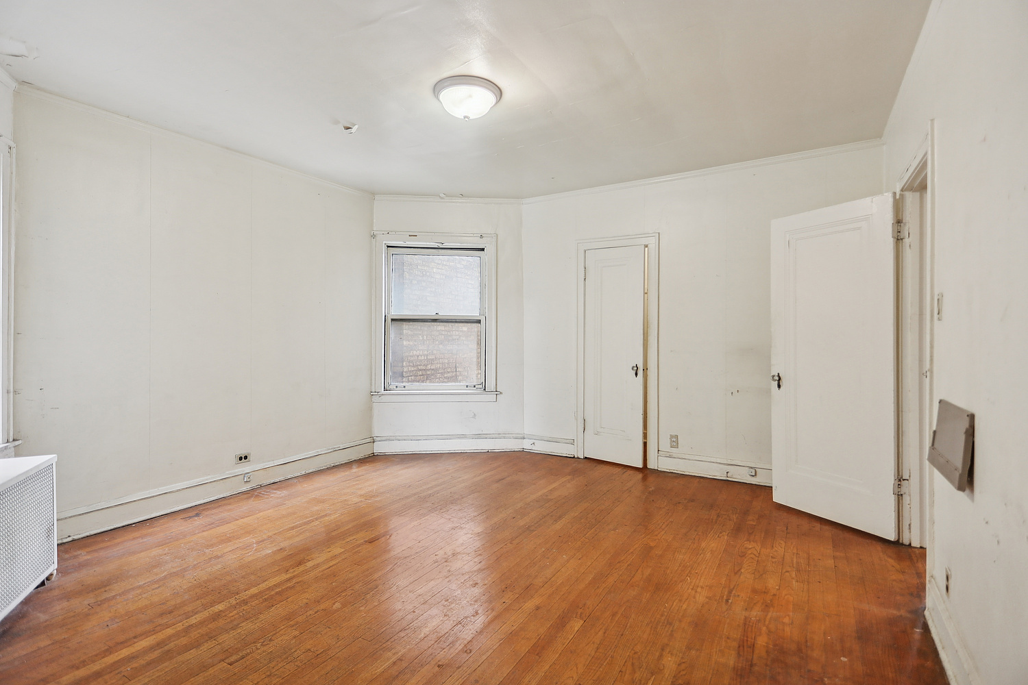 6434 N Mozart Street, Chicago, IL 60645