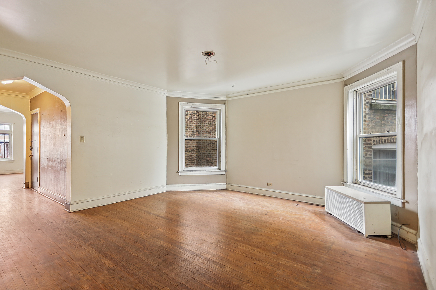 6434 N Mozart Street, Chicago, IL 60645