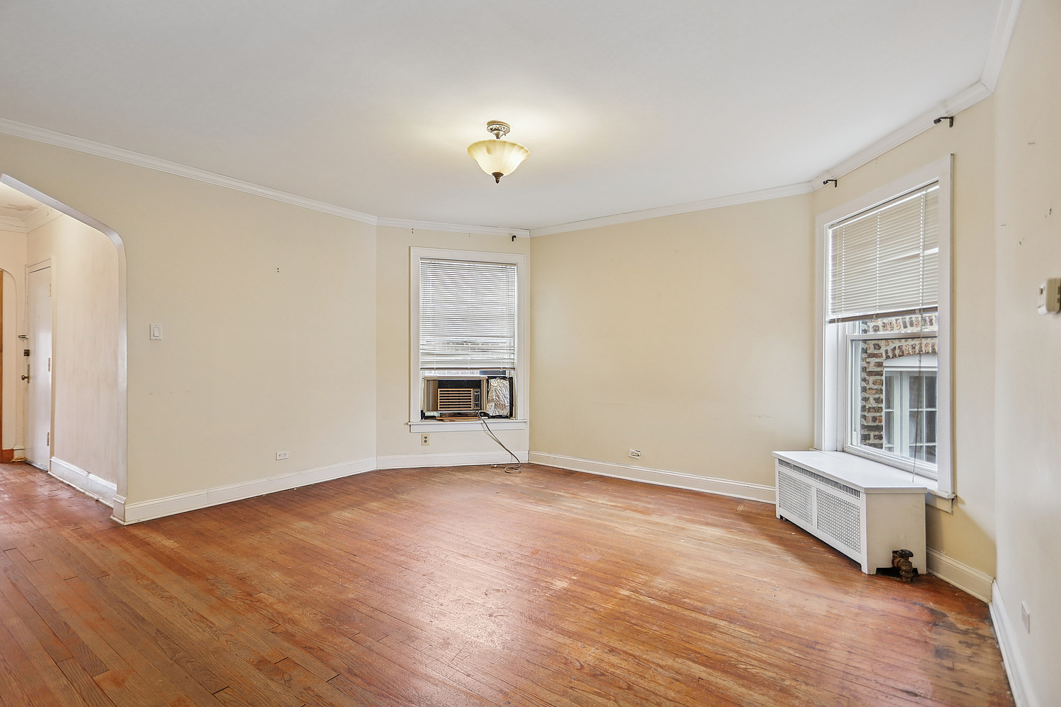 6434 N Mozart Street, Chicago, IL 60645