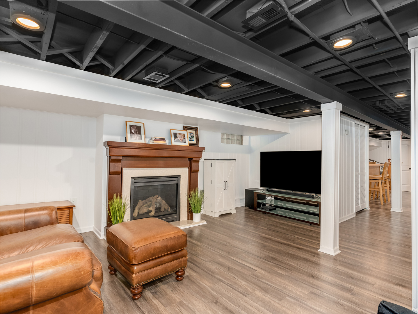 6235 S Rutherford Avenue, Chicago, IL 60638