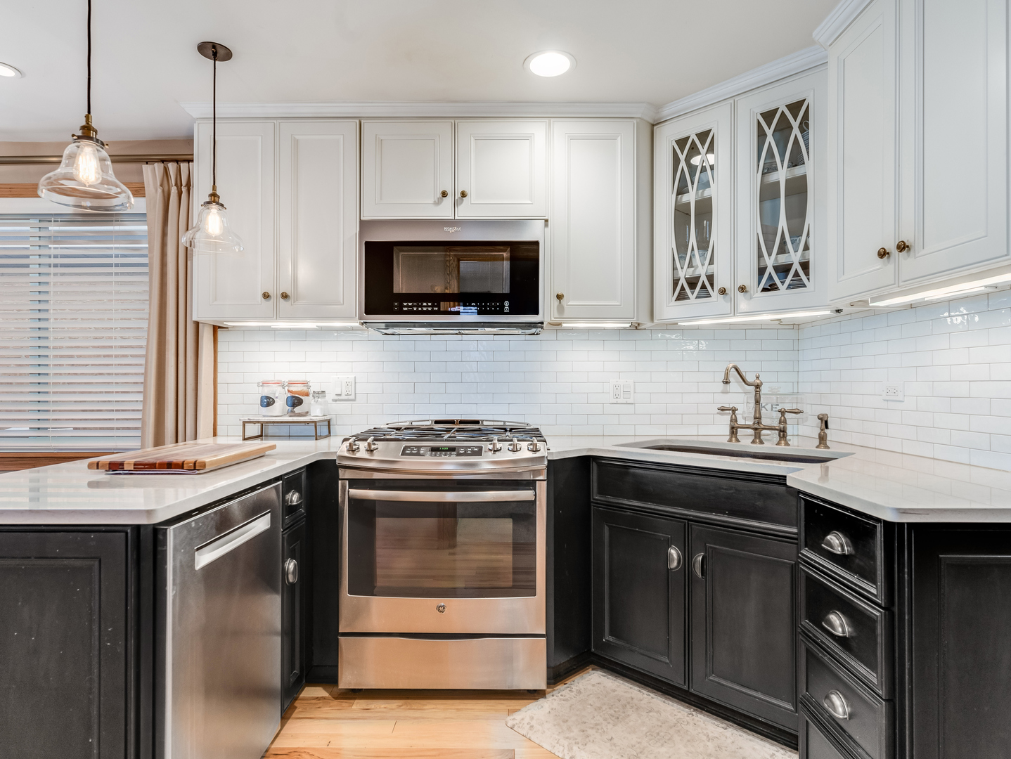 6235 S Rutherford Avenue, Chicago, IL 60638