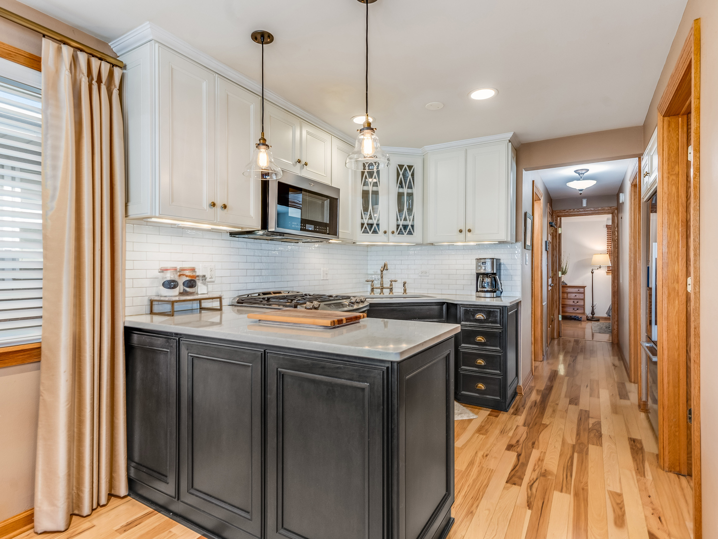 6235 S Rutherford Avenue, Chicago, IL 60638