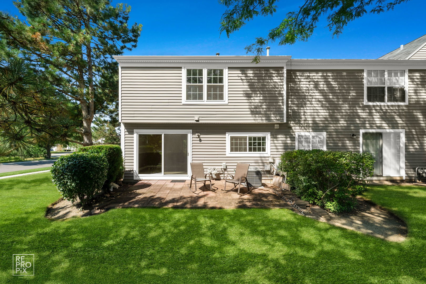 1705 College Green Drive #1705, Elgin, IL 60123