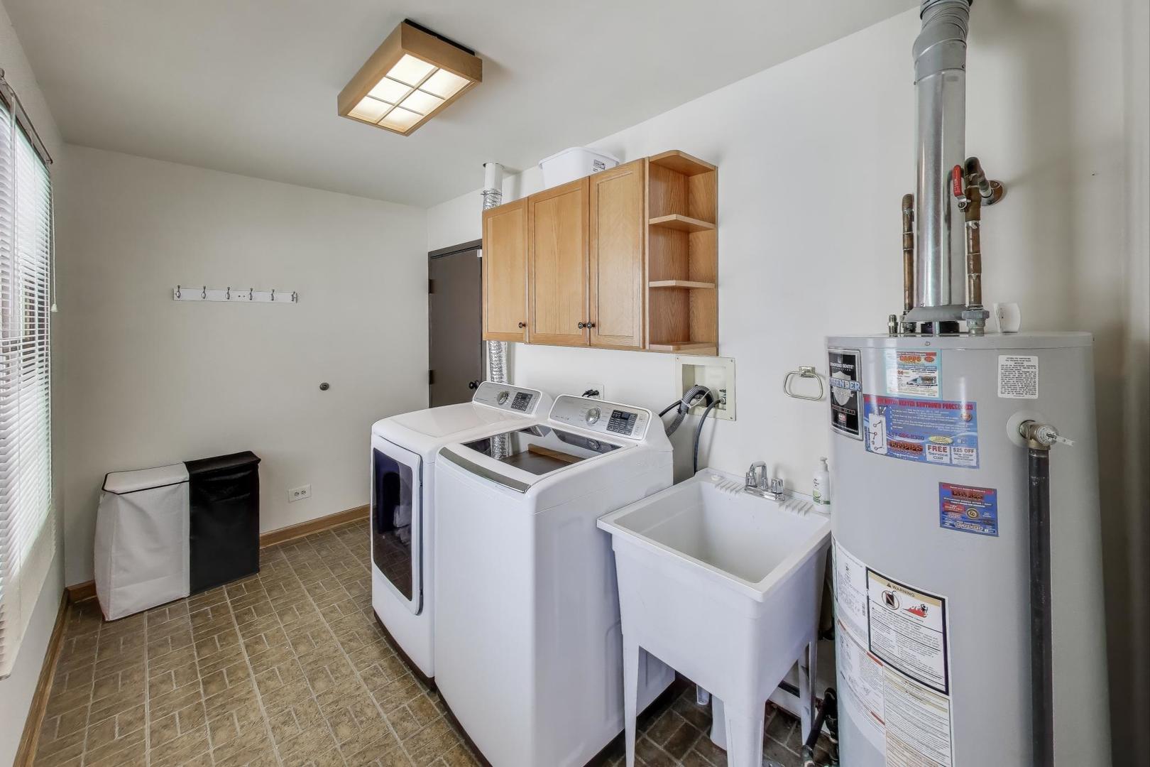 600 Ivy Court, Lake Zurich, IL 60047