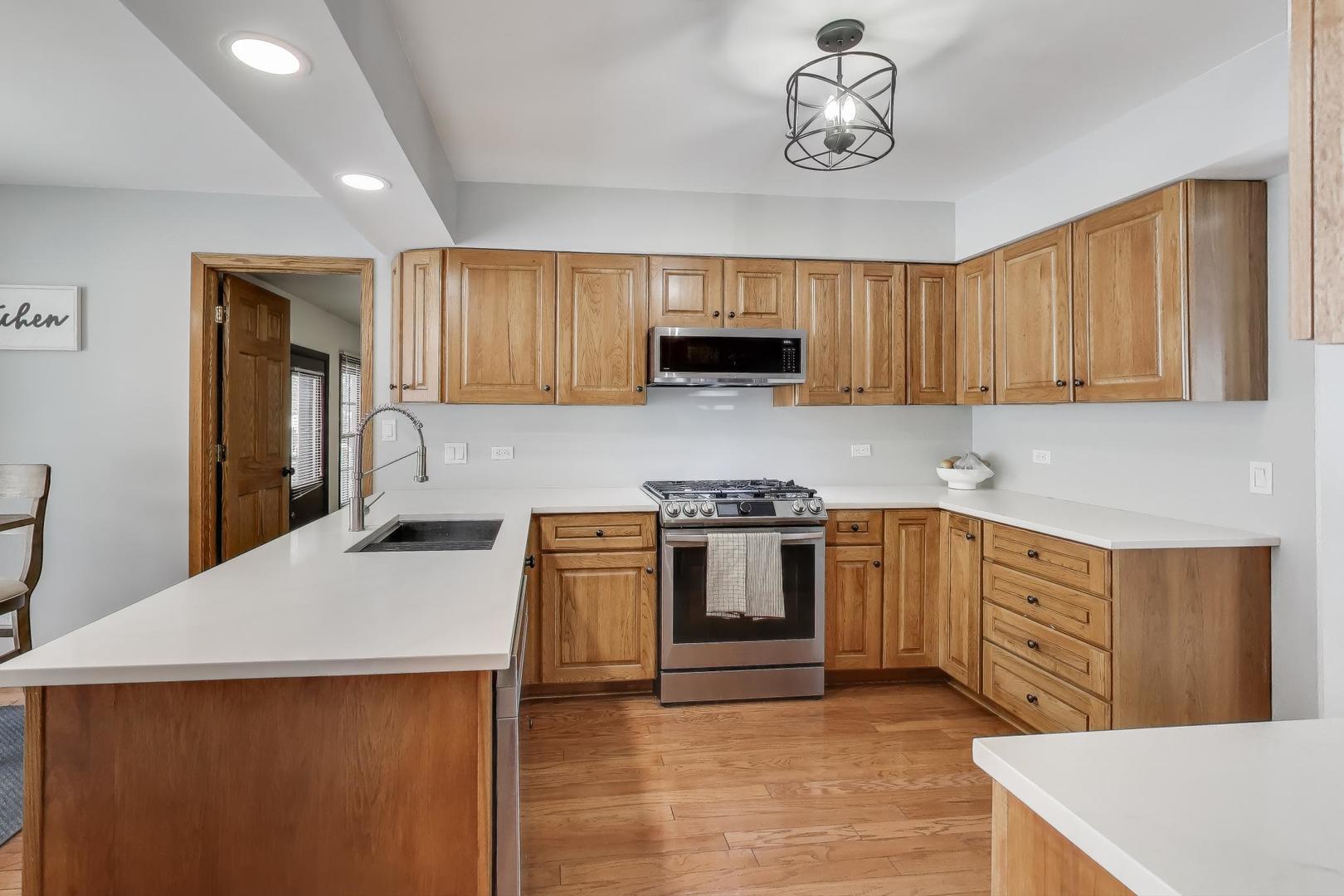 600 Ivy Court, Lake Zurich, IL 60047