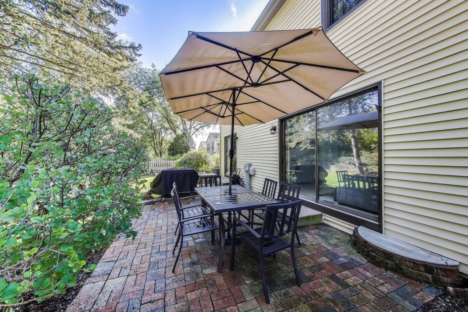 600 Ivy Court, Lake Zurich, IL 60047